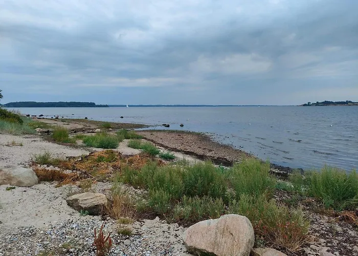 Near Loddenhoj أبينرا